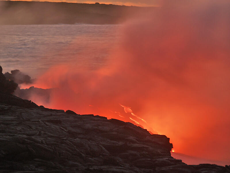 This is a photo of a lava stream pouring off front of eastern Banana delta.