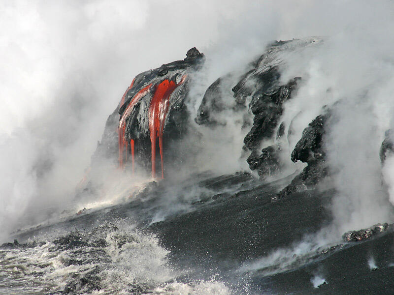 This is a photo of lava falling from southeastern part of East Lae`apuki delta.