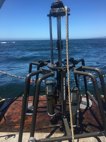 Obtaining sea sediment core samples from the Pacific