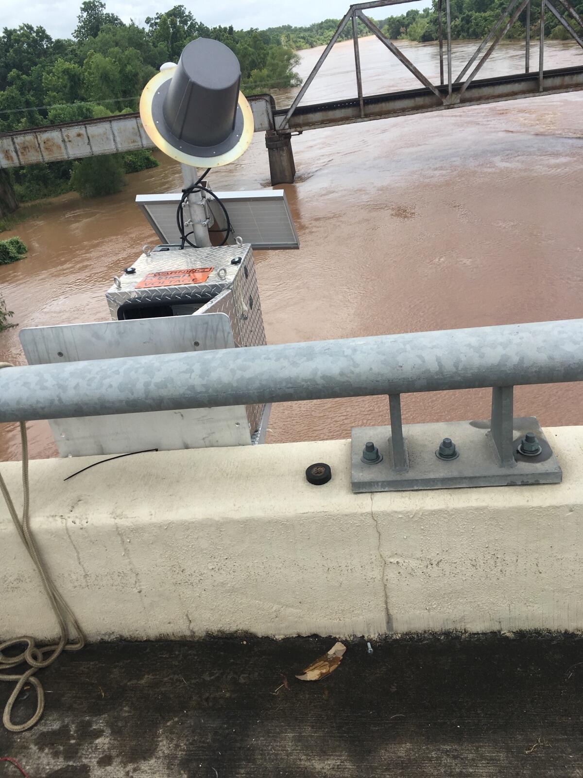 Photo of a temporary streamgage installed by the USGS on the Brazos River near Brazoria, Texas.