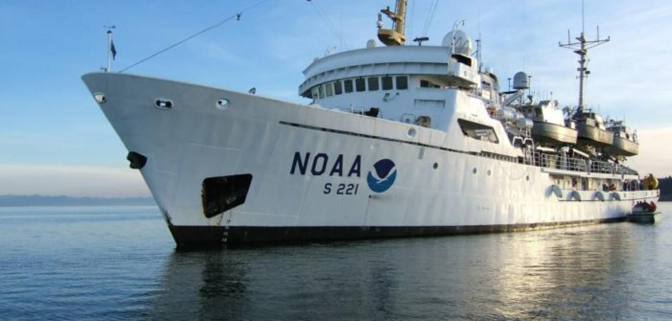 Photo of NOAA research vessel