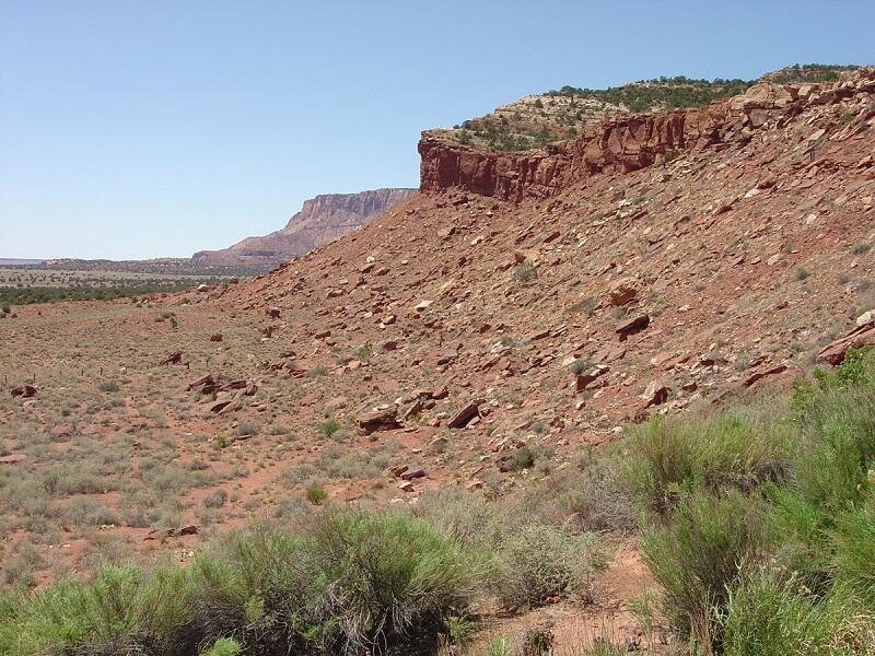 This is a photo of a view looking west along a south-facing escarpment of the Vermilion Cliffs.