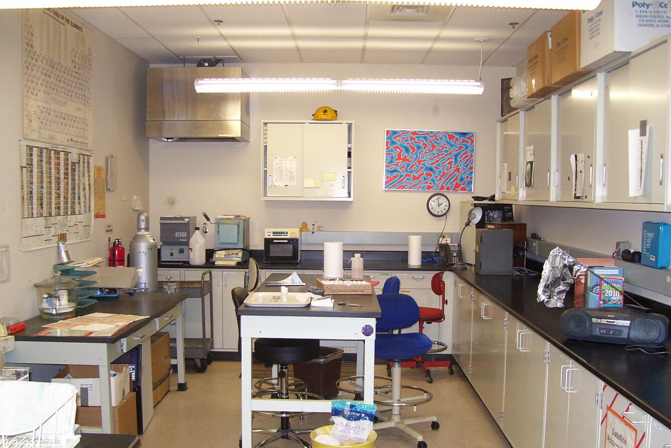 Mineralogy and Microscopy Laboratory at GECSC