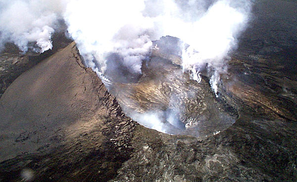 Aerial oblique view of Pu`u `O`o cinder-and-spatter cone