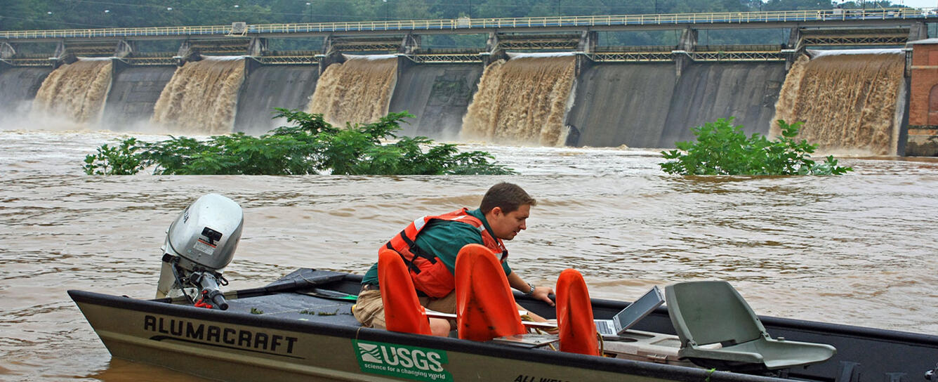 Measuring streamflow at the Chattahoochee River, epic Sep 2009 flood
