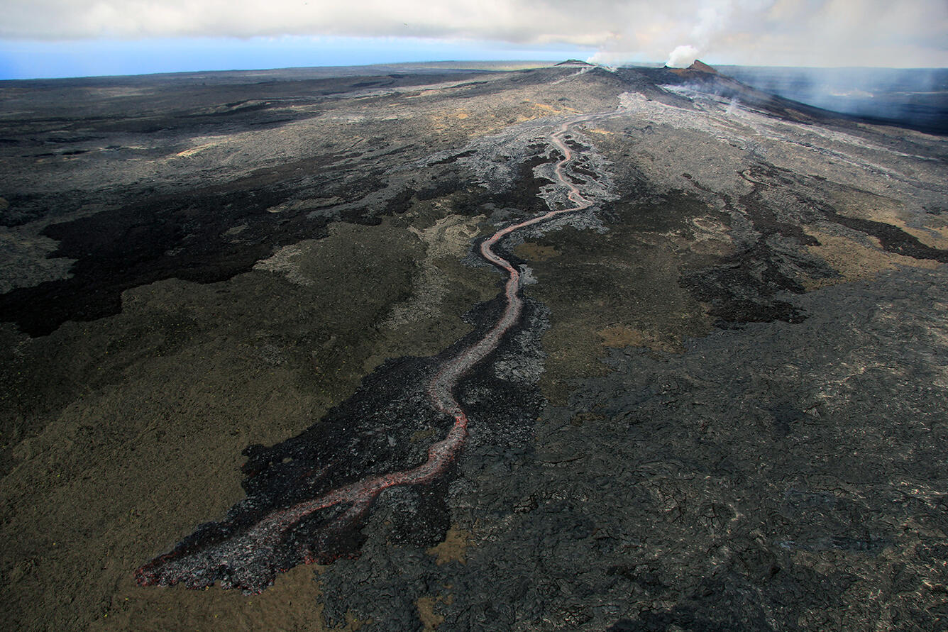 A new lava flow begins as another ends...
