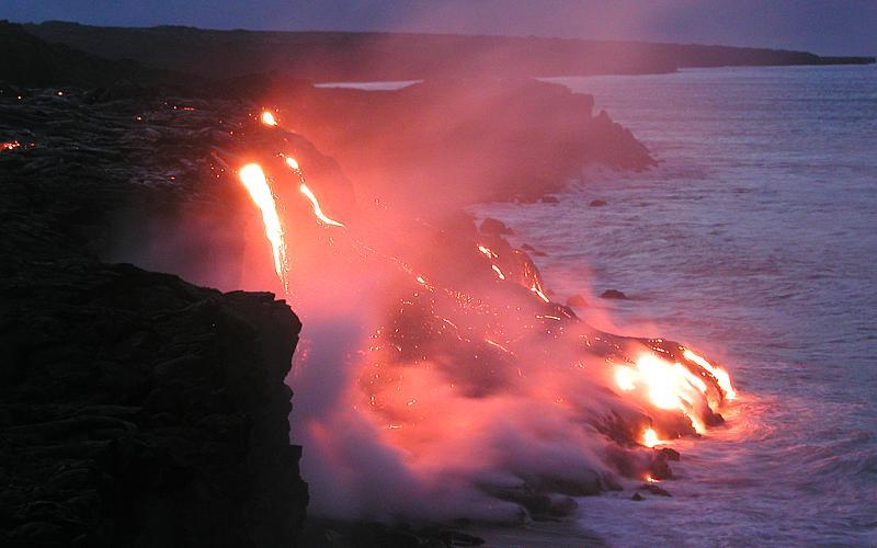 Kīlauea lava meets the sea again: will you be assaulted by a salty ...