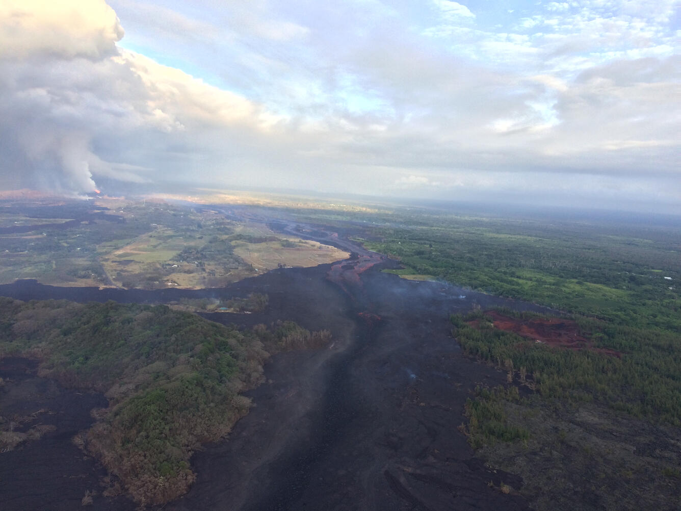 Morning overflight of the active lava channel in Kīlauea Volcano's ...