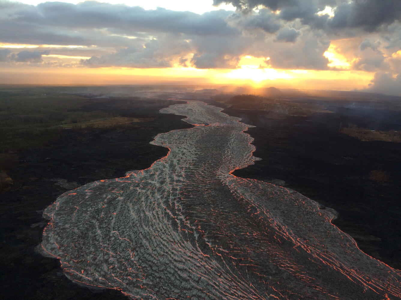 Eruption continues in Kīlauea's Lower East Rift Zone...